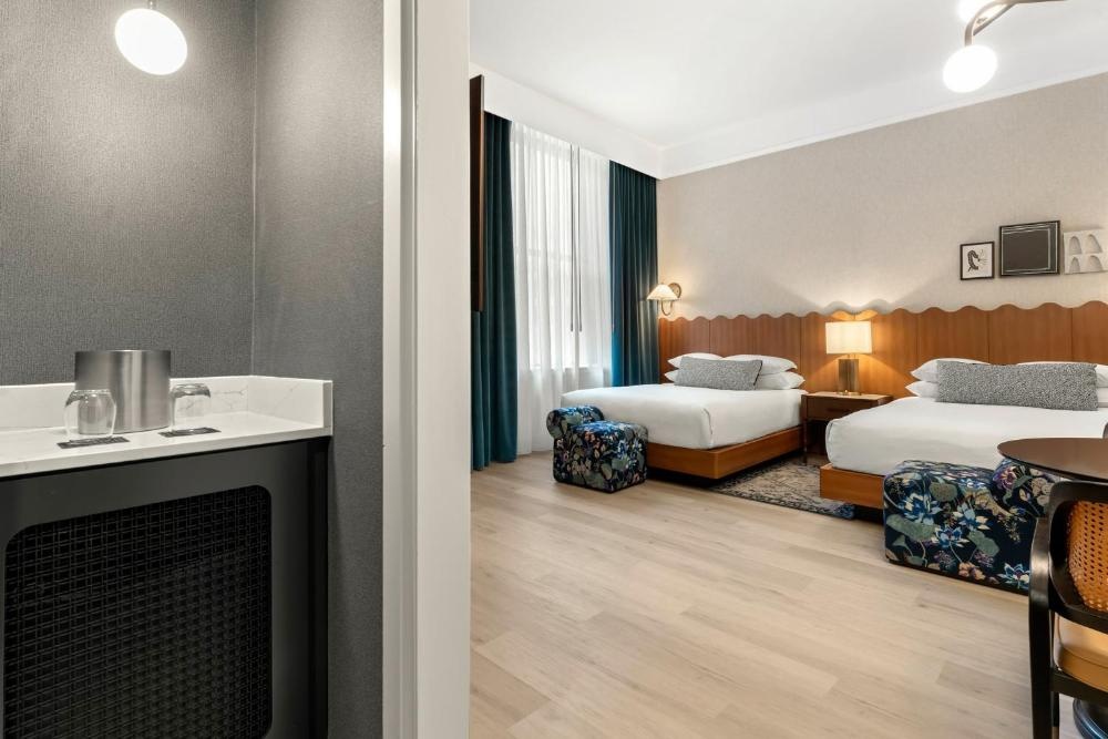 Kimpton Hotel Monaco Baltimore Inner Harbor by IHG Image 12