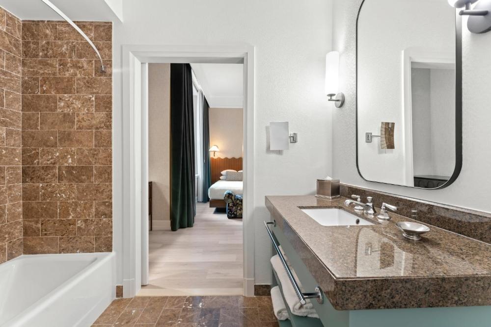 Kimpton Hotel Monaco Baltimore Inner Harbor by IHG Image 26